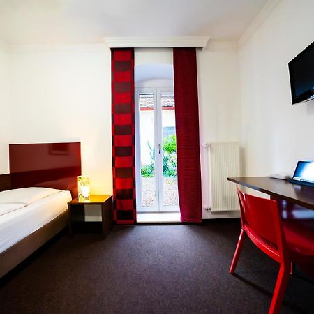 Hotel Bergbauer Mit Late-Self-Check-In Neuburg an Der Donau Ngoại thất bức ảnh