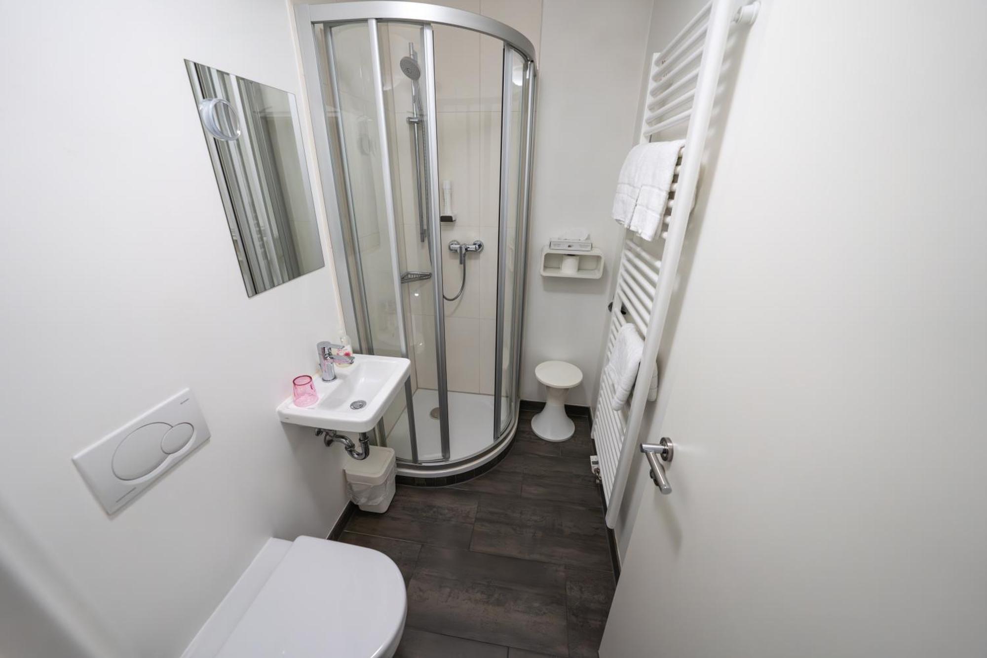 Hotel Bergbauer Mit Late-Self-Check-In Neuburg an Der Donau Ngoại thất bức ảnh