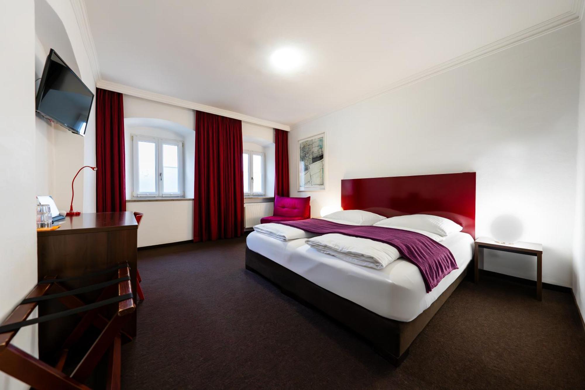 Hotel Bergbauer Mit Late-Self-Check-In Neuburg an Der Donau Ngoại thất bức ảnh