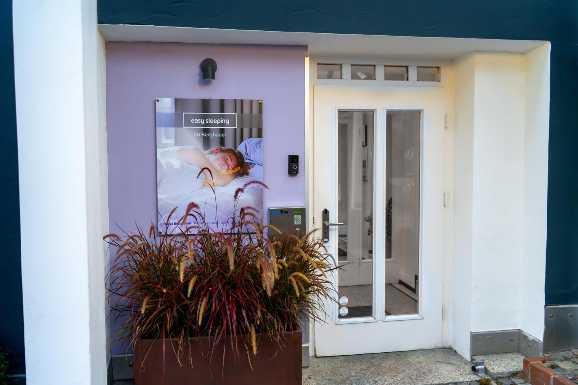 Hotel Bergbauer Mit Late-Self-Check-In Neuburg an Der Donau Ngoại thất bức ảnh